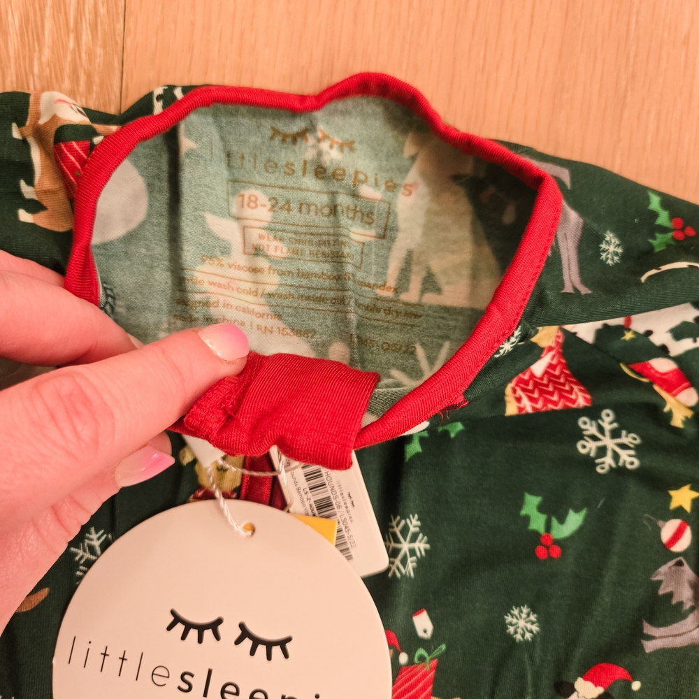 Little Sleepies Kids Christmas Dog Footies NWT 18-24m - Picture 3 of 4